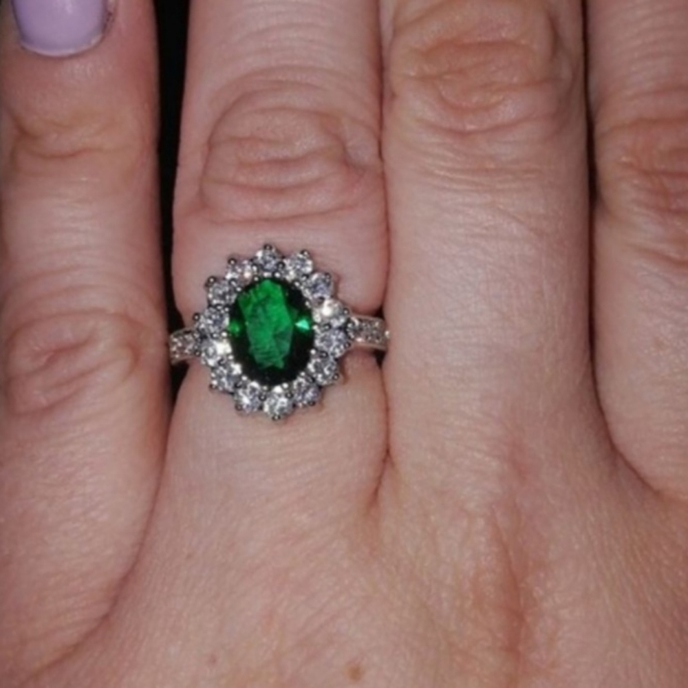 New 1.5 ct Emerald Diamond 14k White Gold Plated Engagement Ring - Picture 2 of 4